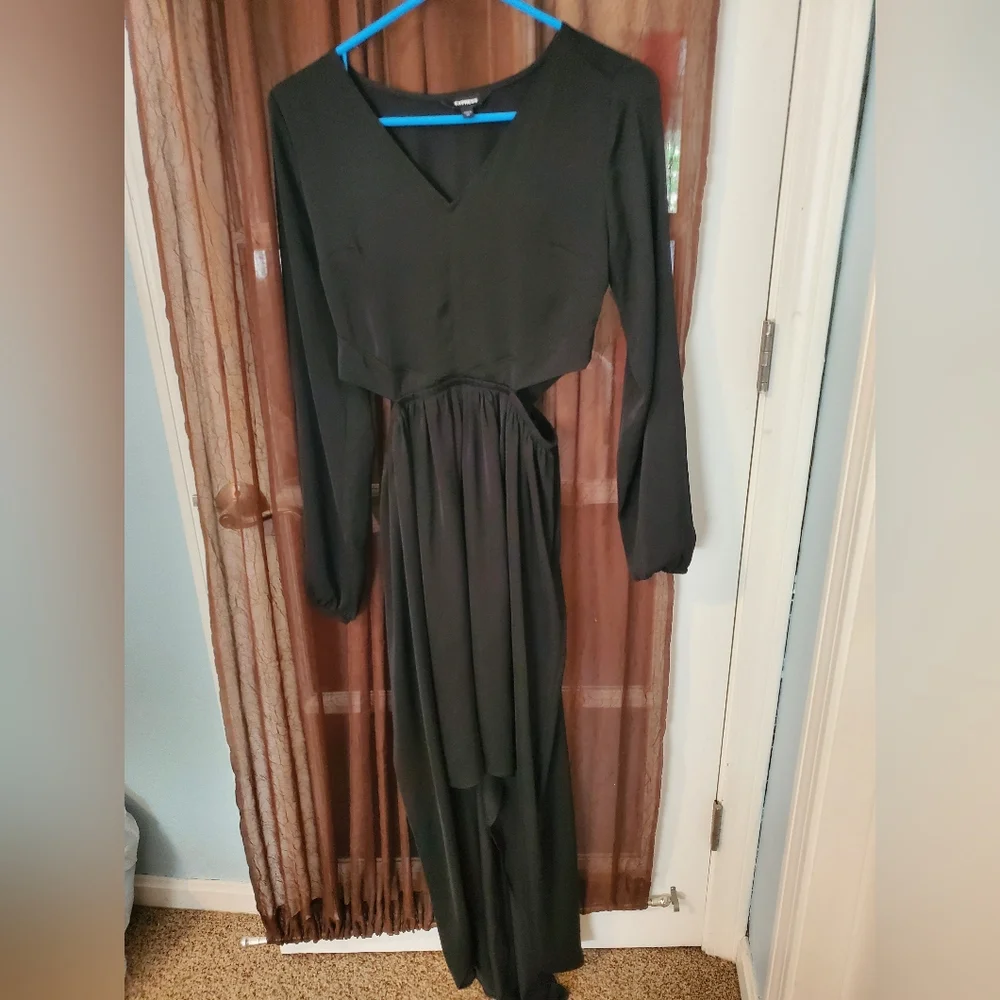 Express XS High Low Black Dress 🤩 100% polyster- lightweight & flowy design - Picture 2 of 11